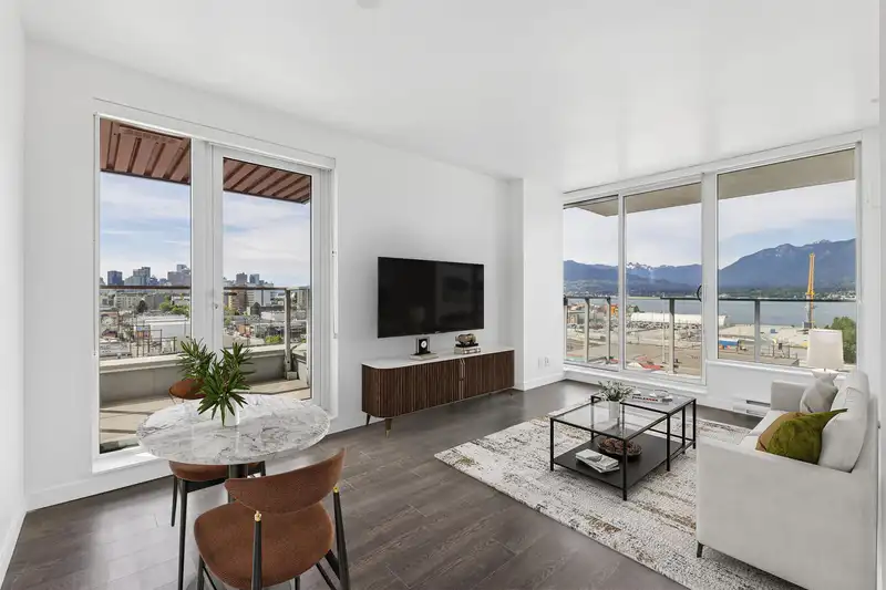 902 933 E HASTINGS STREET - photo 1 of 24
