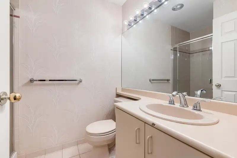 2401 6220 MCKAY AVENUE - photo 2 of 8