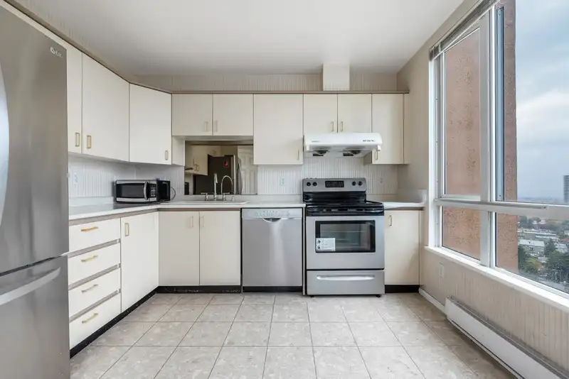 2401 6220 MCKAY AVENUE - photo 3 of 8
