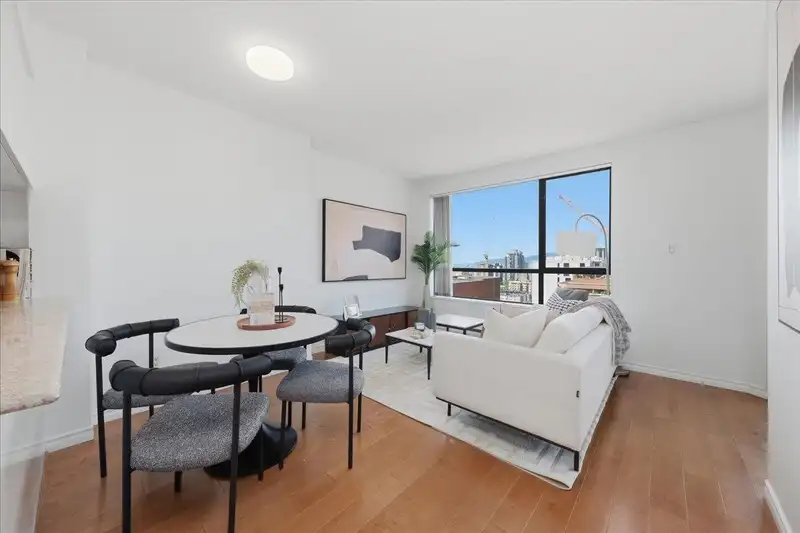 2409 1189 HOWE STREET - photo 3 of 30