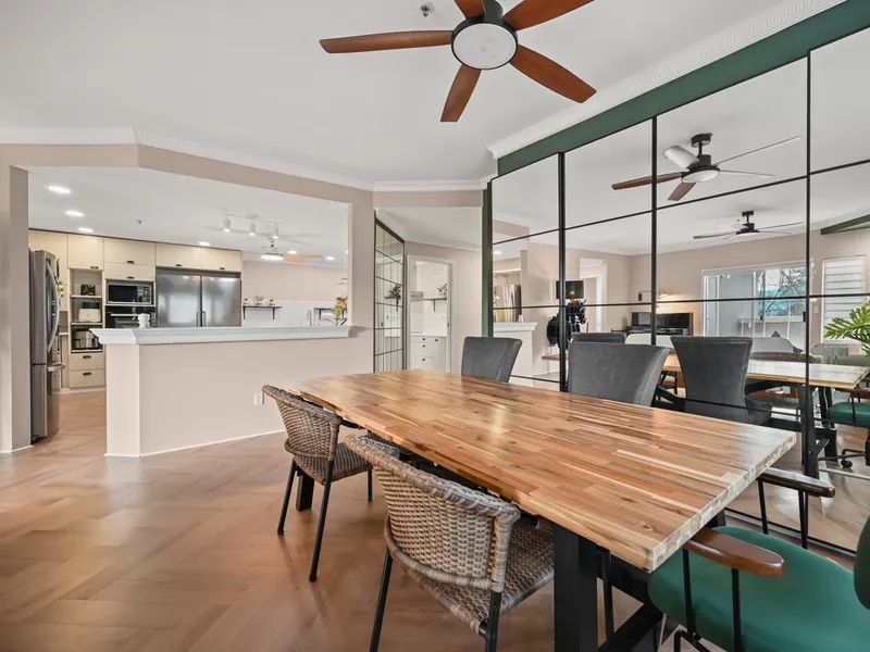 201 7600 MOFFATT ROAD - photo 4 of 25