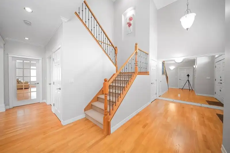 6291 SEMLIN COURT - photo 4 of 14
