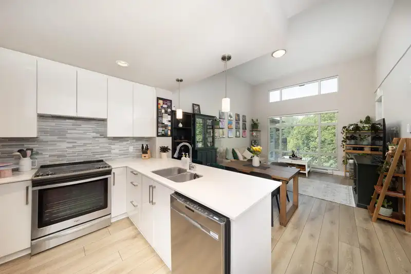 613 2495 WILSON AVENUE - photo 1 of 38