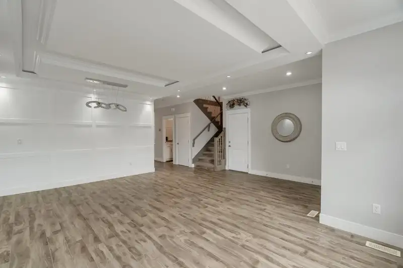 27687 RAILCAR CRESCENT - photo 4 of 30