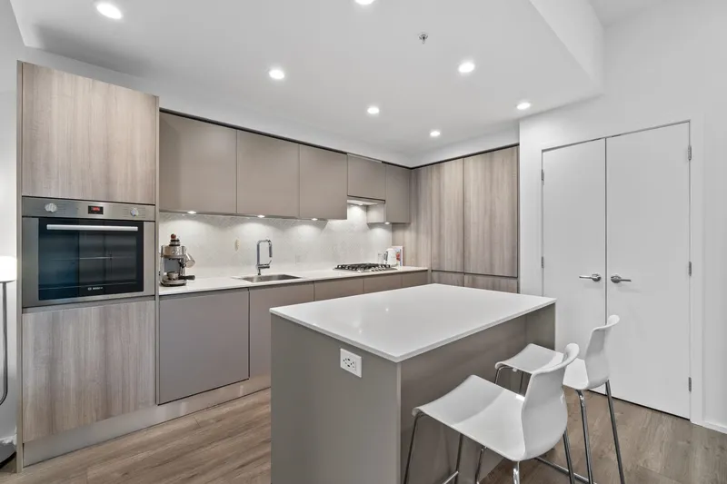 604 3809 EVERGREEN PLACE - photo 1 of 25