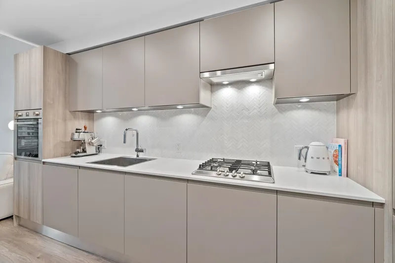 604 3809 EVERGREEN PLACE - photo 3 of 25