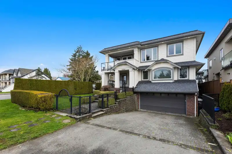 15341 ROYAL AVENUE - photo 3 of 40