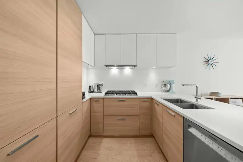 317 3456 COMMERCIAL STREET - photo 2 of 26