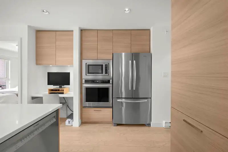 317 3456 COMMERCIAL STREET - photo 4 of 26