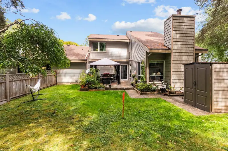 6217 E GREENSIDE DRIVE - photo 3 of 33