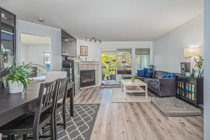 213 20894 57 AVENUE - photo 4 of 28