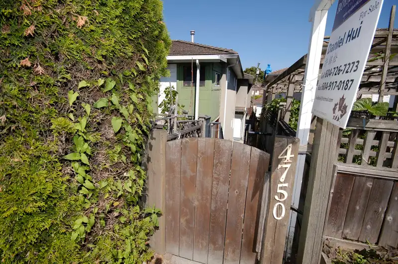 4750 KNIGHT STREET - photo 4 of 35