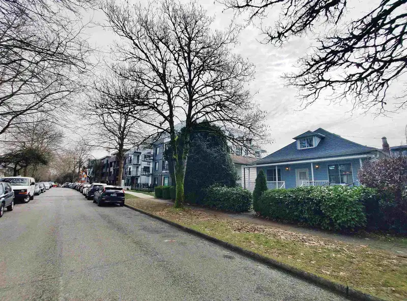 2612 DUKE STREET - photo 2 of 30