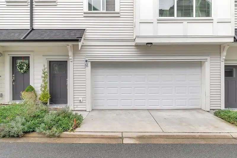 42 11272 240TH STREET - photo 3 of 31