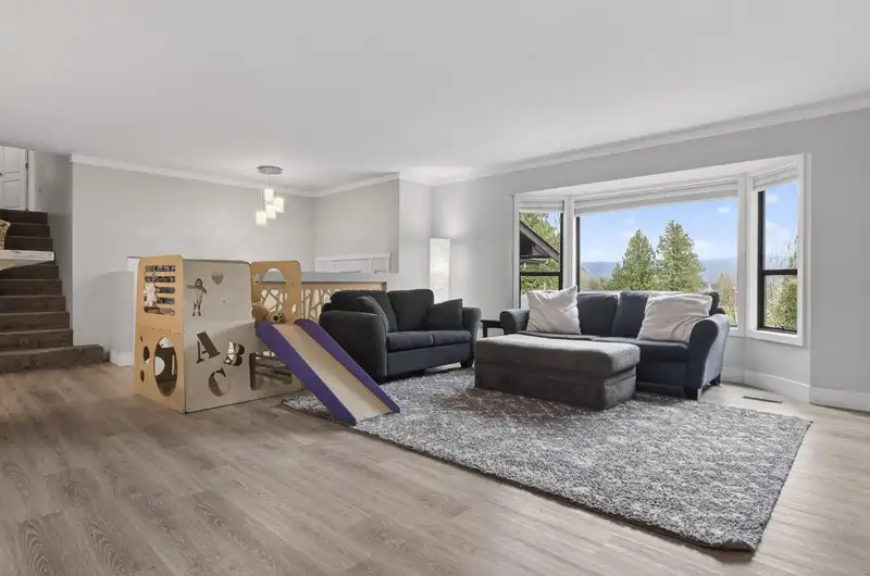 10055 KENSWOOD DRIVE - photo 4 of 38