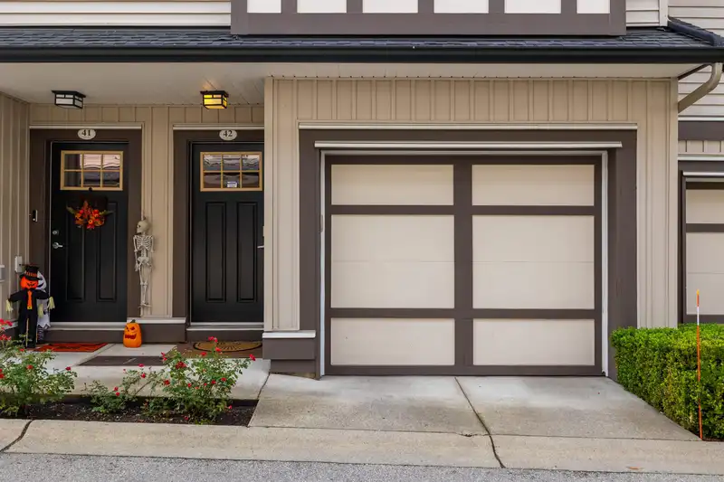 42 7090 180 STREET - photo 4 of 35