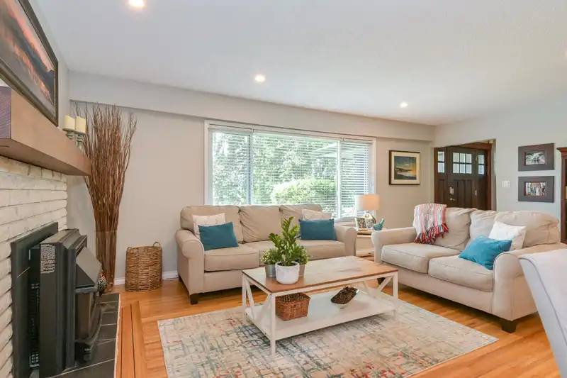 4581 UPLANDS DRIVE - photo 4 of 39