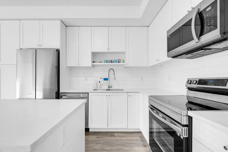 418 15825 85 AVENUE - photo 4 of 25