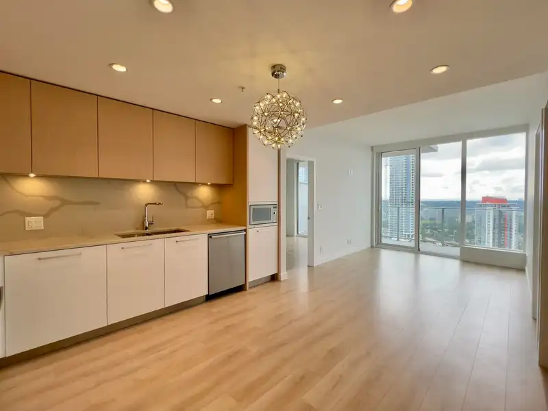 2301 567 CLARKE ROAD - photo 4 of 29