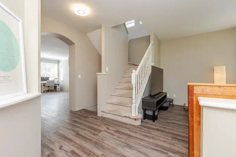 8755 206TH STREET - photo 4 of 39