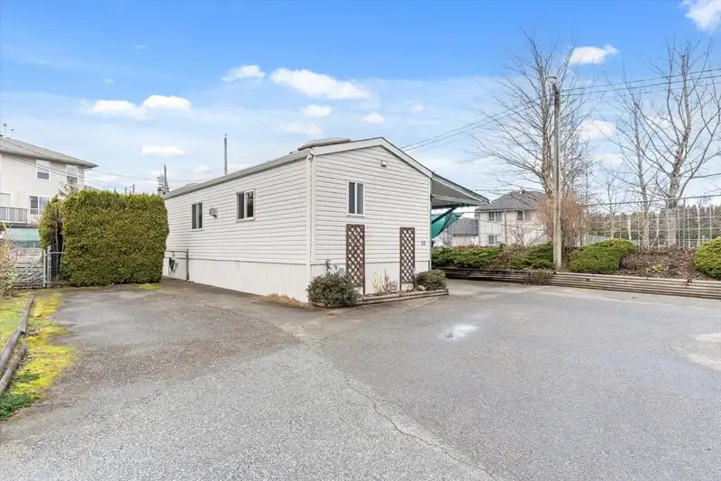 33 45715 ALMA AVENUE - photo 2 of 37