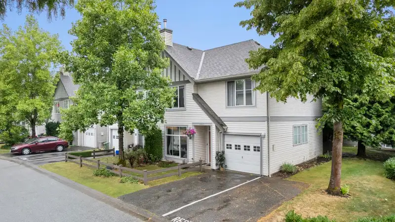 7 6445 ROSEBURY LANE - photo 1 of 32