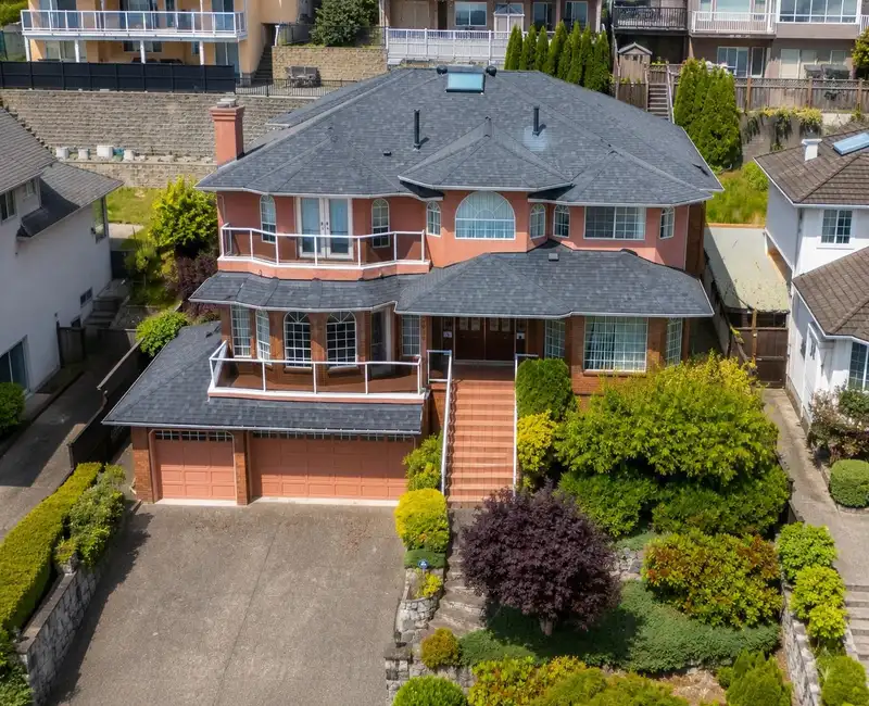 2248 SICAMOUS AVENUE - photo 1 of 33