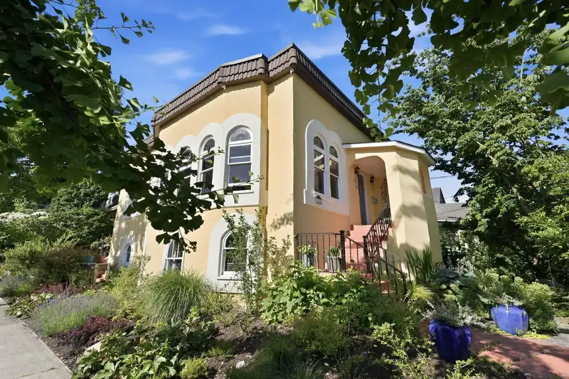 2090 TURNER STREET - photo 1 of 31