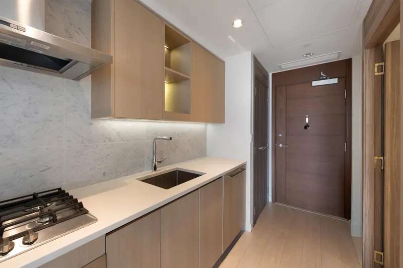 2010 4730 LOUGHEED HIGHWAY - photo 2 of 25