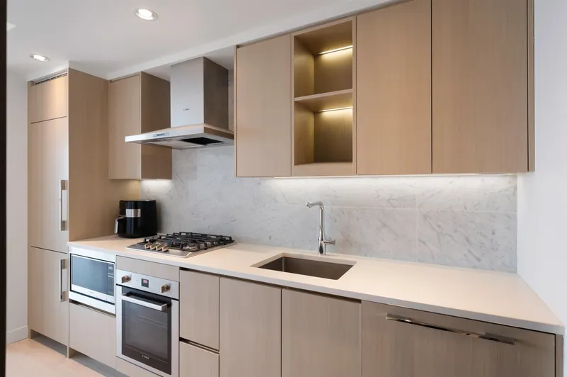 2010 4730 LOUGHEED HIGHWAY - photo 4 of 25