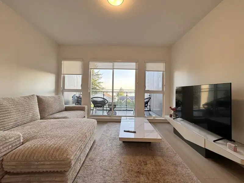 309 422 E 3RD STREET - photo 3 of 12