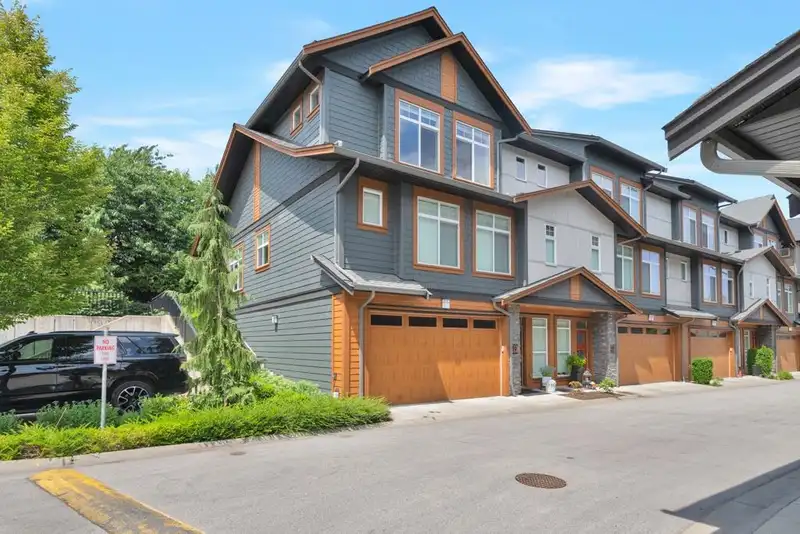 19 17033 FRASER HIGHWAY - photo 1 of 40