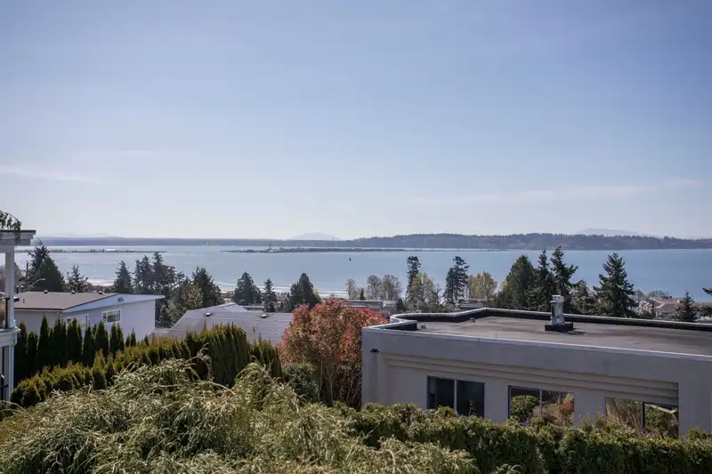 15662 SEMIAHMOO AVENUE - photo 1 of 31