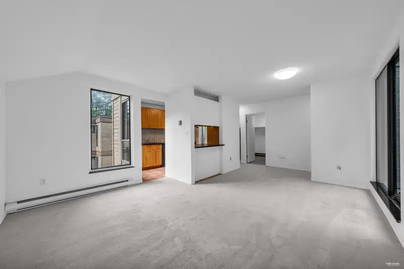 304 9131 CAPELLA DRIVE - photo 4 of 26
