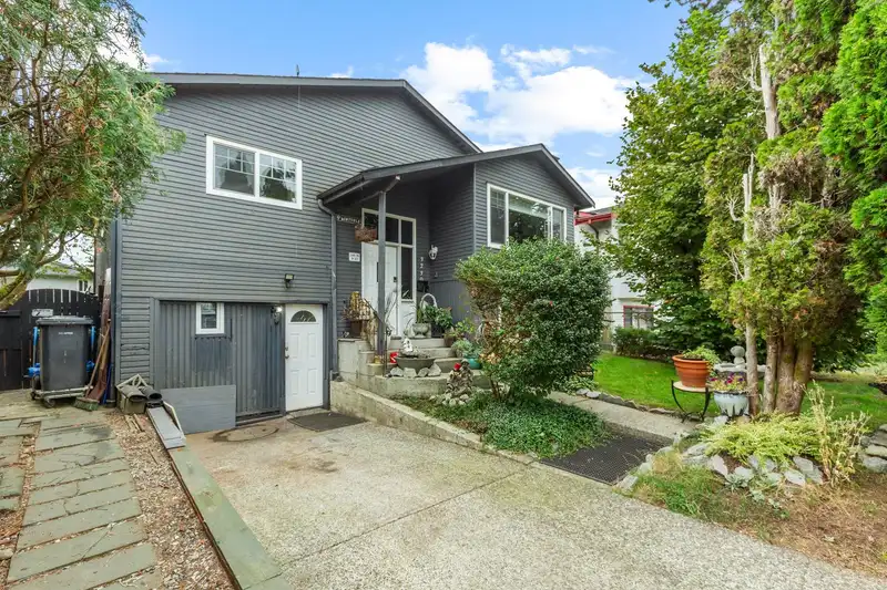 3230 BALLENAS COURT - photo 1 of 39