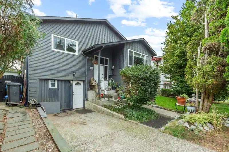 3230 BALLENAS COURT - photo 3 of 39
