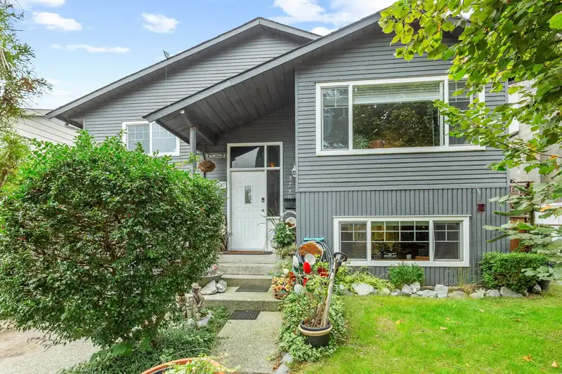 3230 BALLENAS COURT - photo 4 of 39