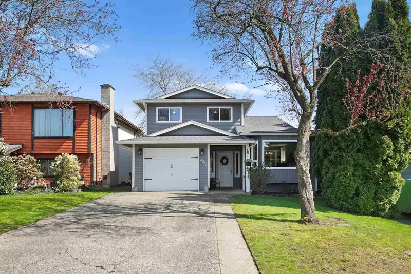 2922 WIGGINS PLACE - photo 1 of 40