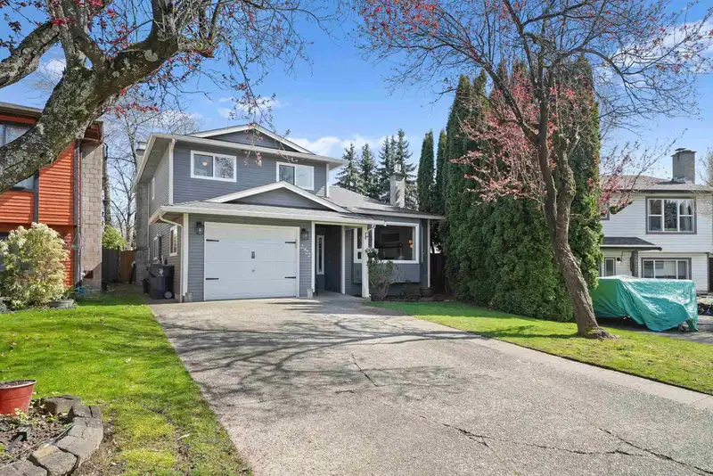 2922 WIGGINS PLACE - photo 2 of 40