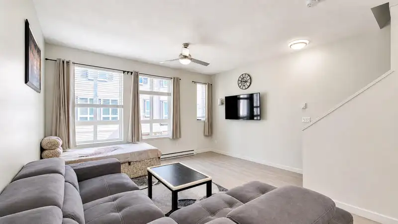 35 14555 68 AVENUE - photo 3 of 31