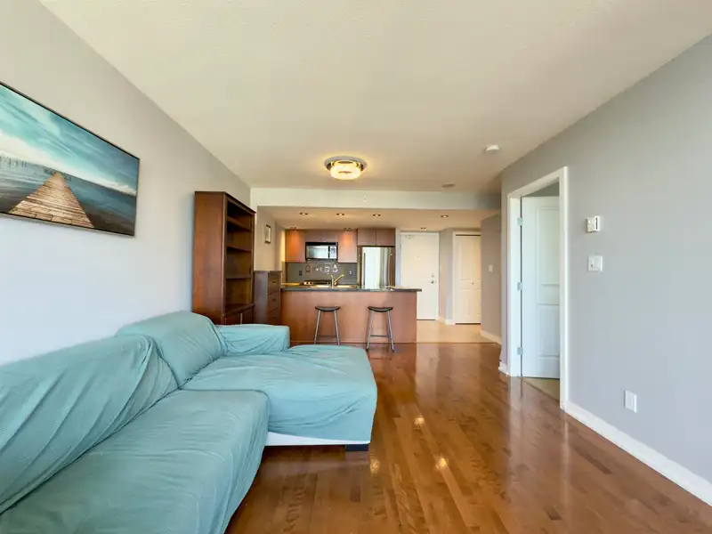 1502 9188 HEMLOCK DRIVE - photo 3 of 31