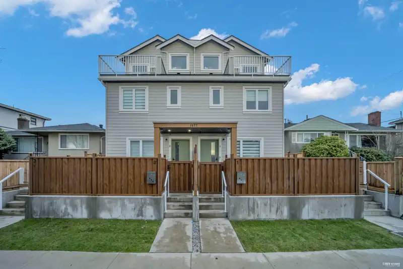 2 1577 E 58TH AVENUE - photo 1 of 22