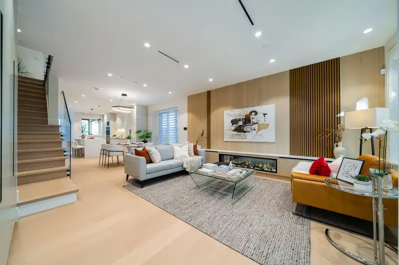 3849 W 26TH AVENUE - photo 4 of 32