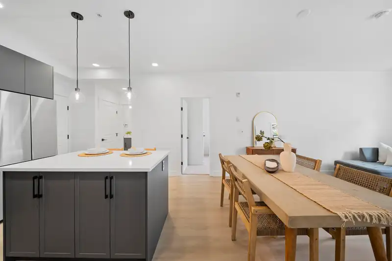 317 3438 146A STREET - photo 2 of 10