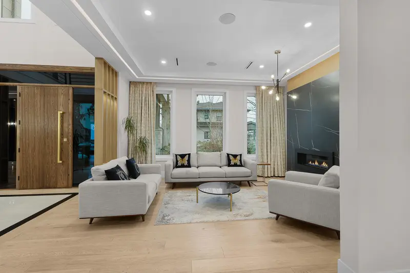 6122 152A STREET - photo 1 of 25