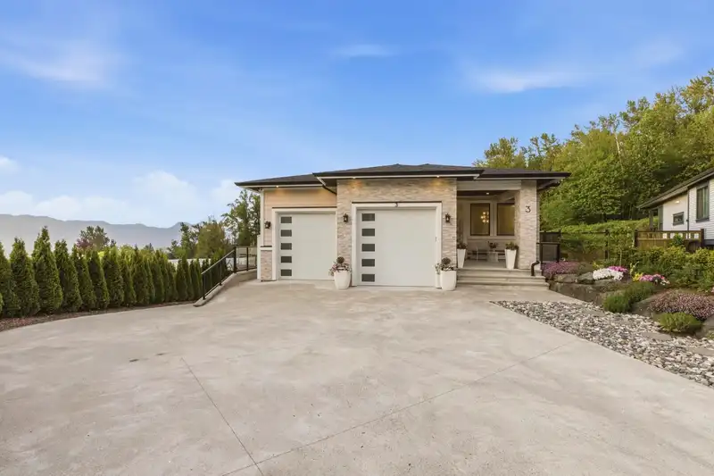 3 8295 NIXON ROAD - photo 2 of 40