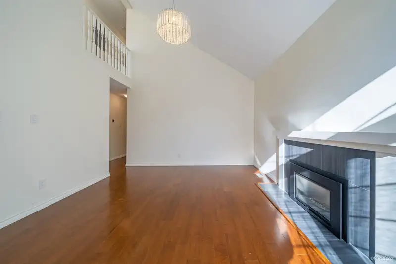 1072 CLEMENTS AVENUE - photo 3 of 37