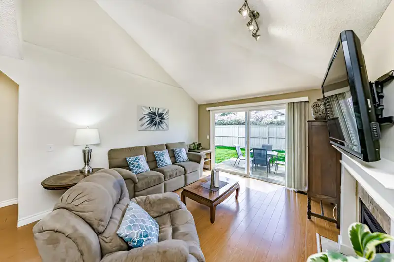 37 9045 WALNUT GROVE DRIVE - photo 4 of 40