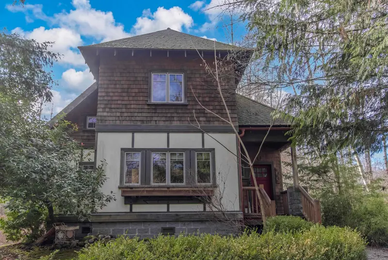 41645 GOVERNMENT ROAD - photo 2 of 24