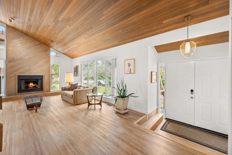 1785 140A STREET - photo 2 of 25